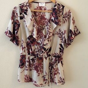 Sienna Sky floral top. size S